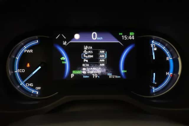 Toyota RAV4 (2021) thumbnail 3