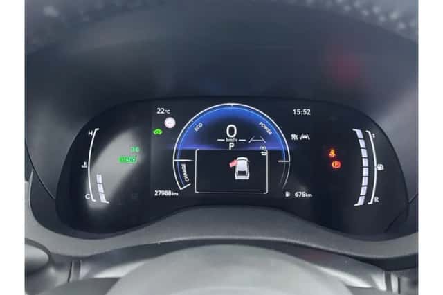 Toyota Yaris Cross (2025) thumbnail 3