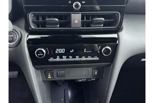 Toyota Yaris Cross (2025) thumbnail 6