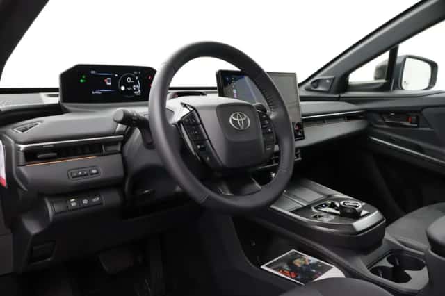 Toyota C-HR+ (2026) thumbnail 2