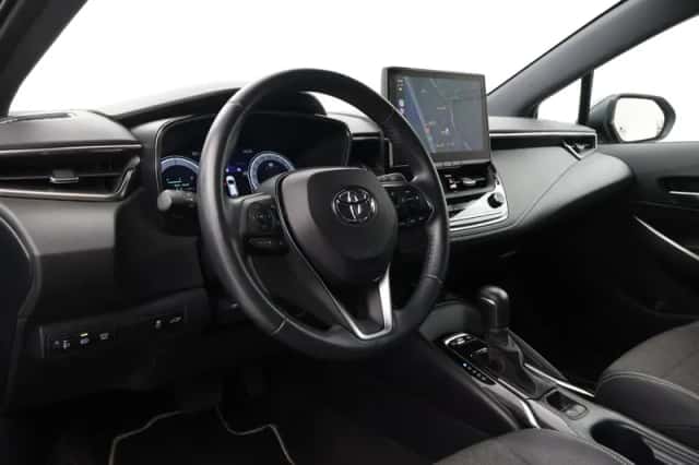 Toyota Corolla (2023) thumbnail 2