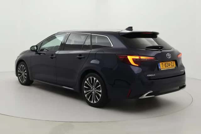 Toyota Corolla (2023) thumbnail 4