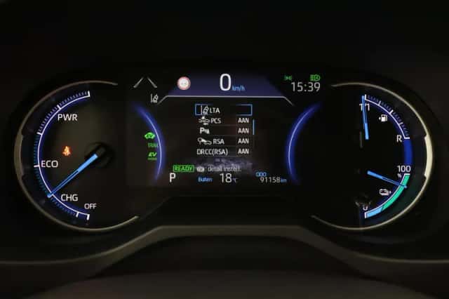Toyota RAV4 (2021) thumbnail 3