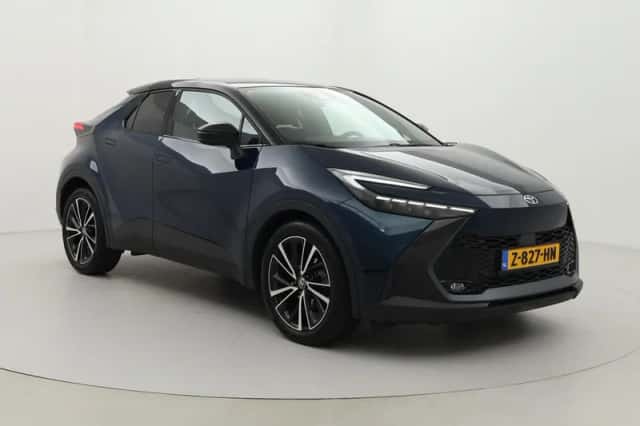Toyota C-HR (2024) thumbnail 1