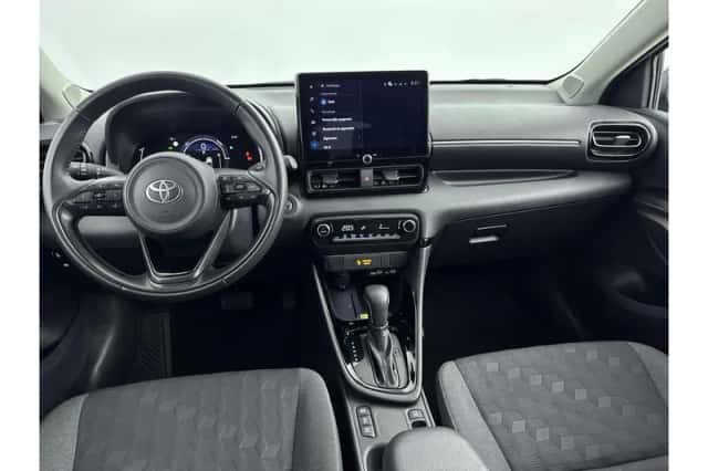Toyota Yaris (2025) thumbnail 2