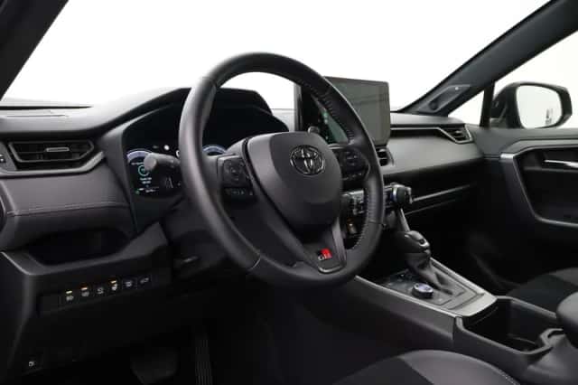 Toyota RAV4 (2025) thumbnail 2