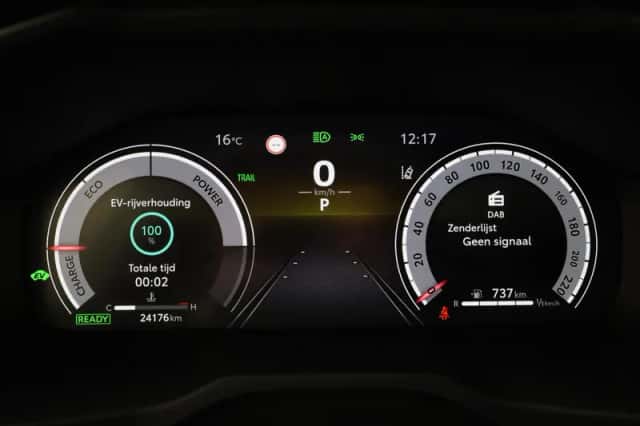 Toyota RAV4 (2025) thumbnail 3