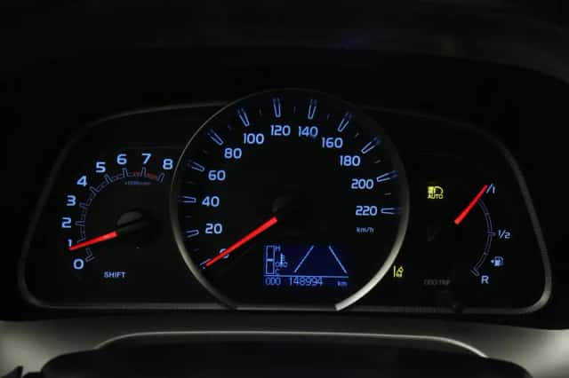 Toyota RAV4 (2014) thumbnail 3