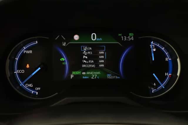 Toyota RAV4 (2021) thumbnail 3