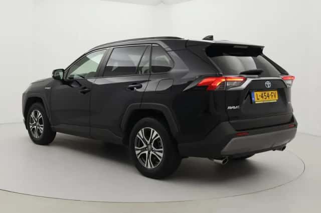 Toyota RAV4 (2021) thumbnail 4