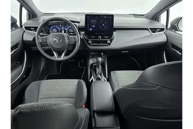 Toyota Corolla (2025) thumbnail 2