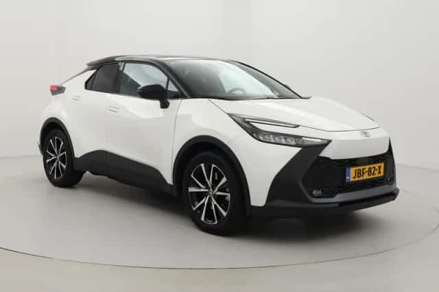Toyota C-HR (2025) thumbnail 1
