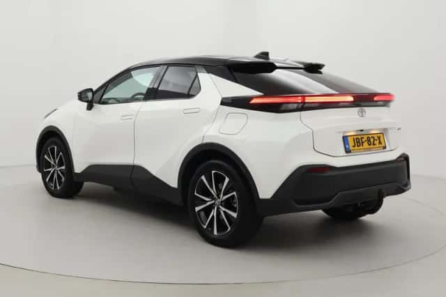 Toyota C-HR (2025) thumbnail 4