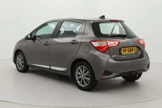 Toyota Yaris (2017) thumbnail 4