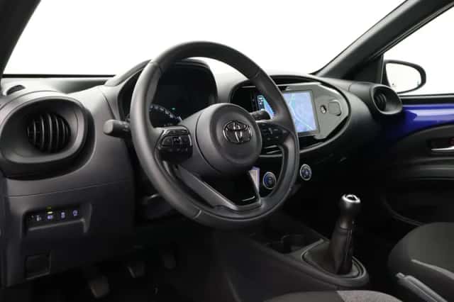 Toyota Aygo X (2024) thumbnail 2