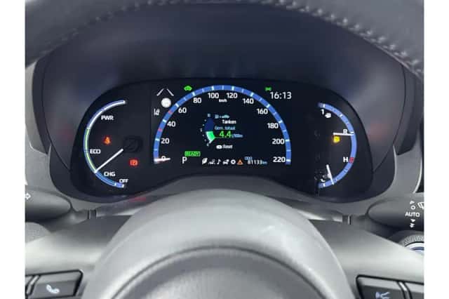 Toyota Yaris Cross (2022) thumbnail 3