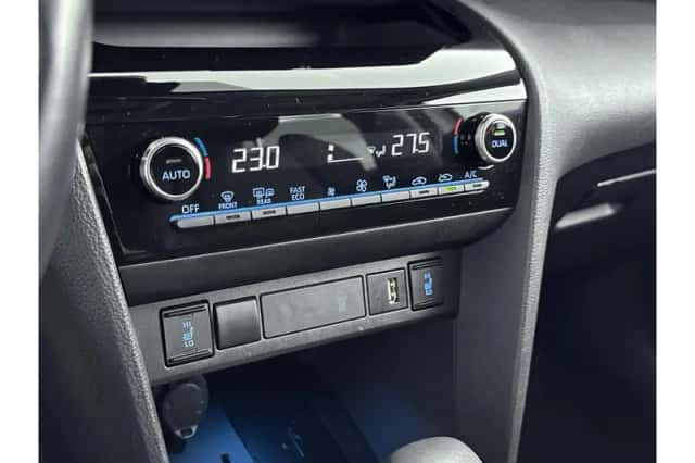 Toyota Yaris Cross (2022) thumbnail 6