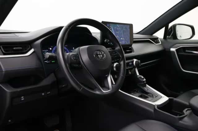 Toyota RAV4 (2024) thumbnail 2