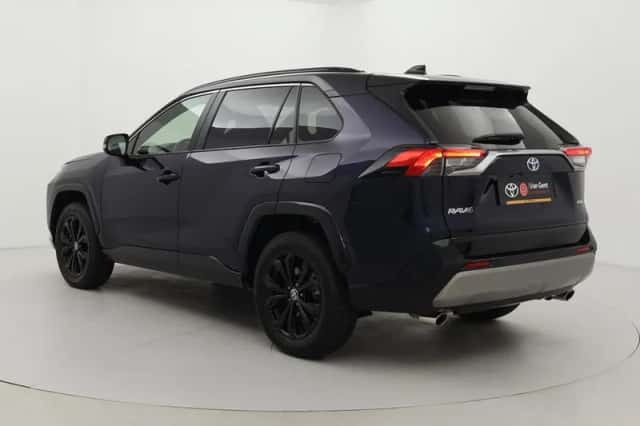 Toyota RAV4 (2024) thumbnail 4