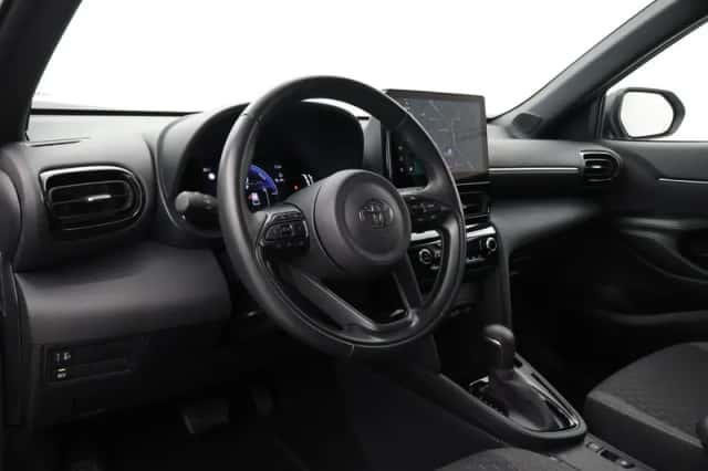 Toyota Yaris Cross (2024) thumbnail 2