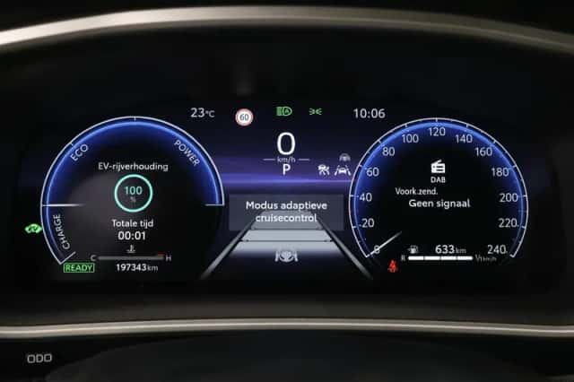 Toyota Corolla Cross (2024) thumbnail 3