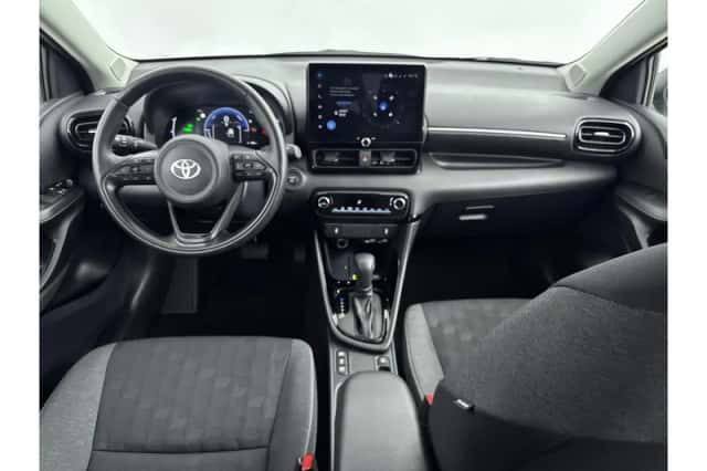 Toyota Yaris (2025) thumbnail 2