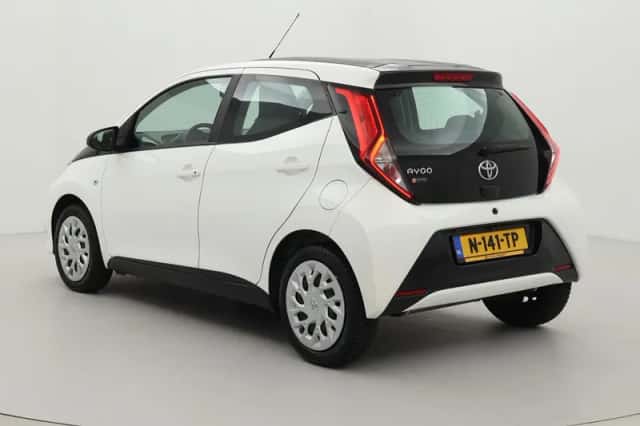 Toyota Aygo (2022) thumbnail 4