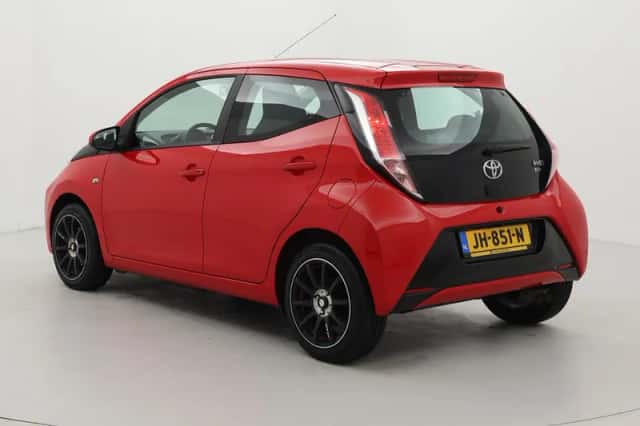 Toyota Aygo (2016) thumbnail 4