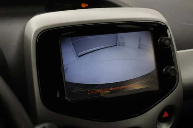 Toyota Aygo (2016) thumbnail 5