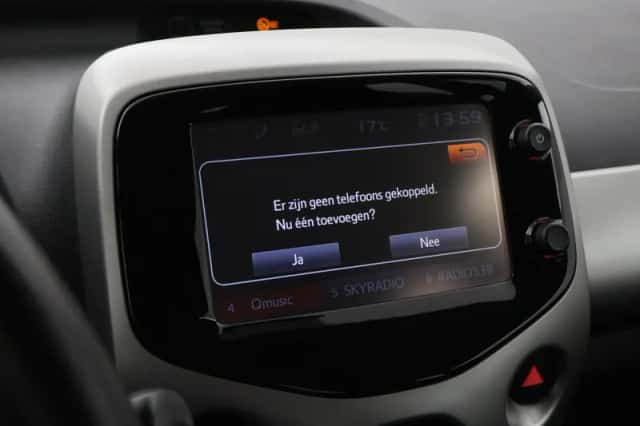 Toyota Aygo (2016) thumbnail 6
