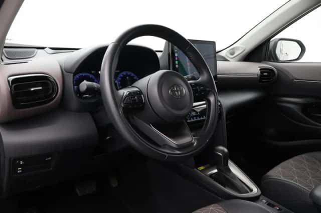 Toyota Yaris Cross (2024) thumbnail 2