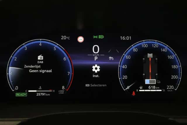 Toyota Yaris Cross (2024) thumbnail 3
