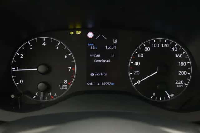 Toyota Yaris (2021) thumbnail 3