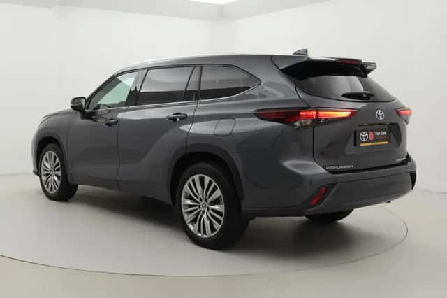 Toyota Highlander (2024) thumbnail 4