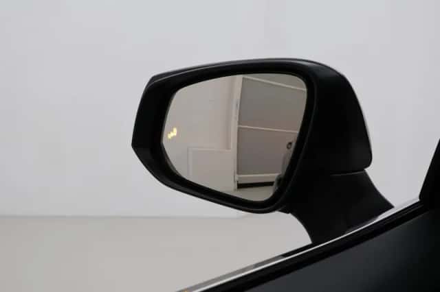 Toyota Highlander (2024) thumbnail 5