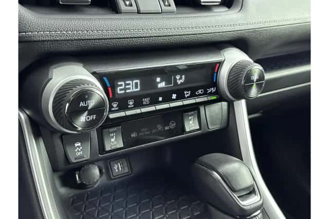 Toyota RAV4 (2025) thumbnail 6