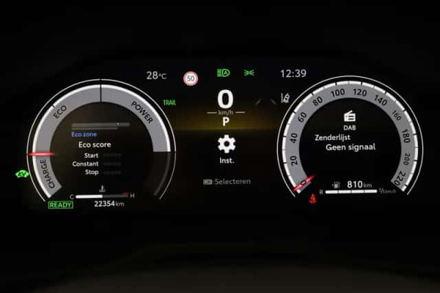 Toyota RAV4 (2025) thumbnail 3