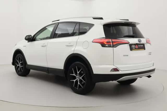 Toyota RAV4 (2017) thumbnail 4