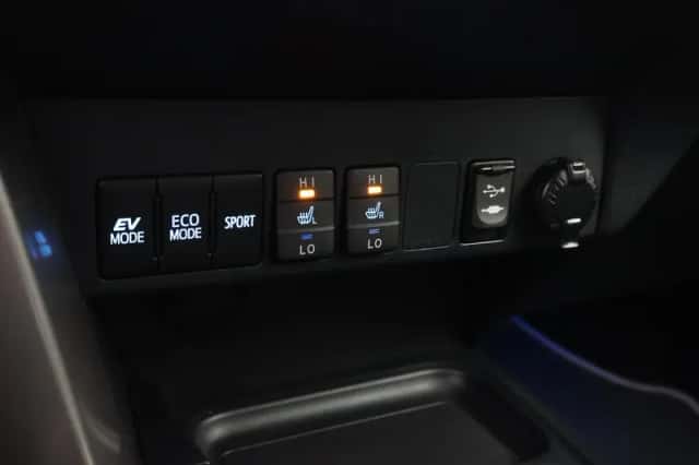 Toyota RAV4 (2017) thumbnail 5