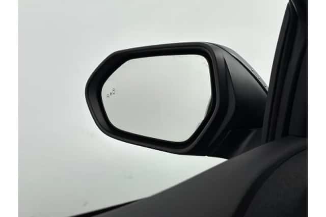 Toyota Yaris (2025) thumbnail 5