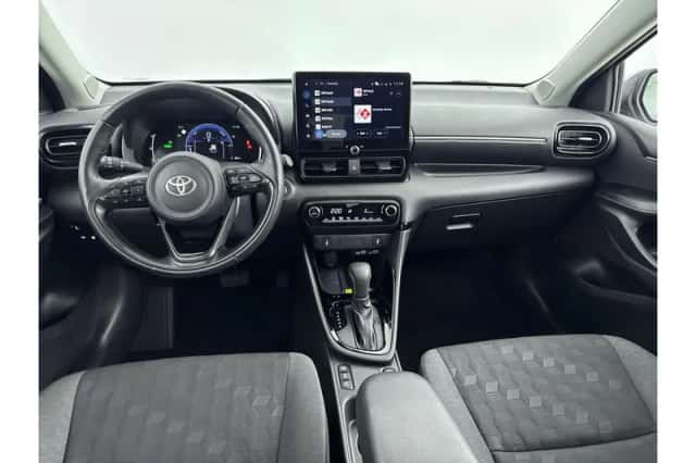 Toyota Yaris (2025) thumbnail 2