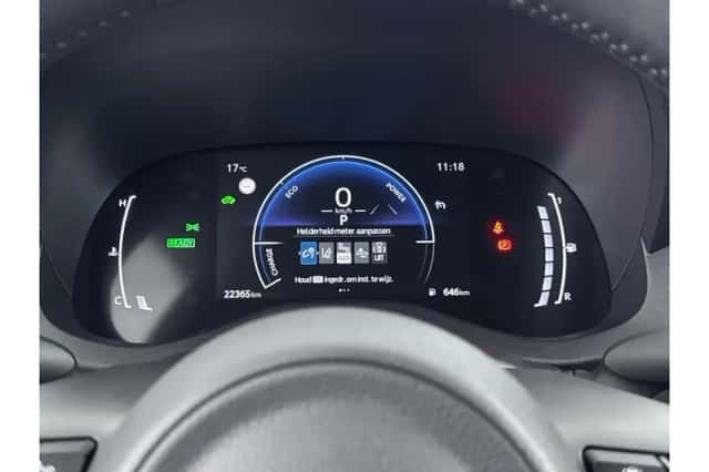 Toyota Yaris (2025) thumbnail 3
