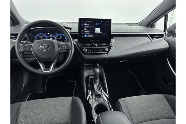 Toyota Corolla (2025) thumbnail 2