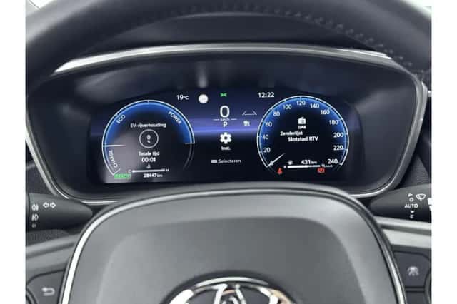 Toyota Corolla (2025) thumbnail 3