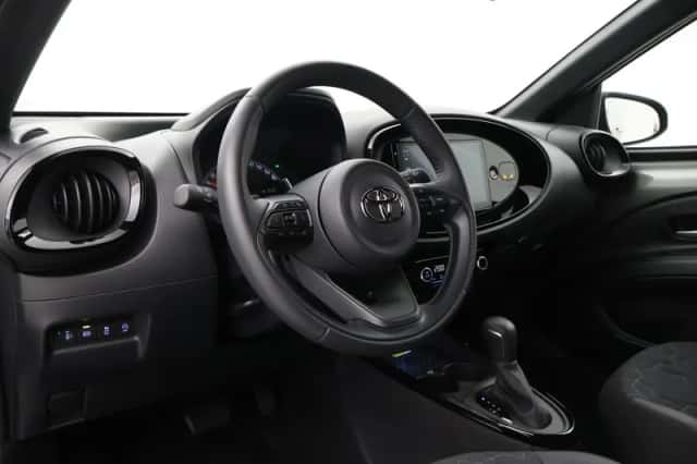 Toyota Aygo X (2023) thumbnail 2