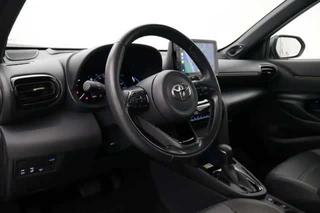 Toyota Yaris Cross (2021) thumbnail 2