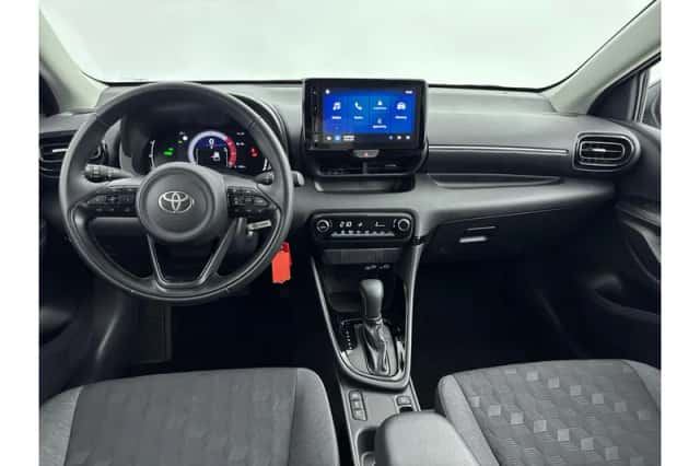 Toyota Yaris (2025) thumbnail 2