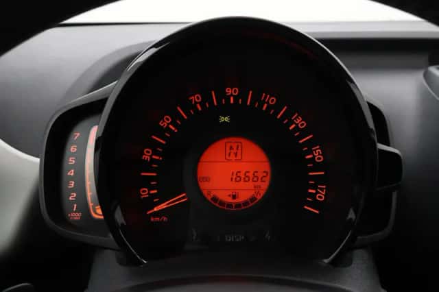 Toyota Aygo (2018) thumbnail 3