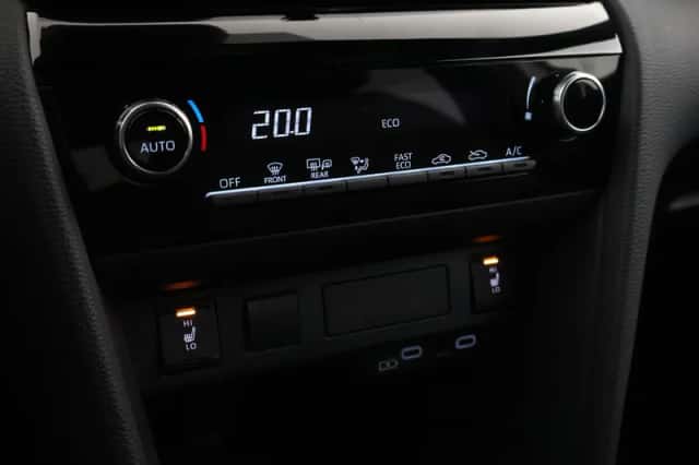 Toyota Yaris Cross (2025) thumbnail 6
