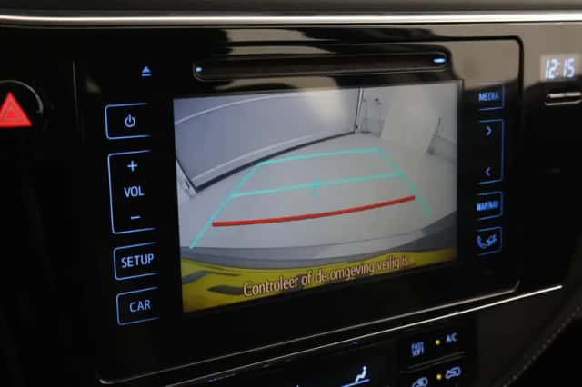 Toyota Auris (2015) thumbnail 6